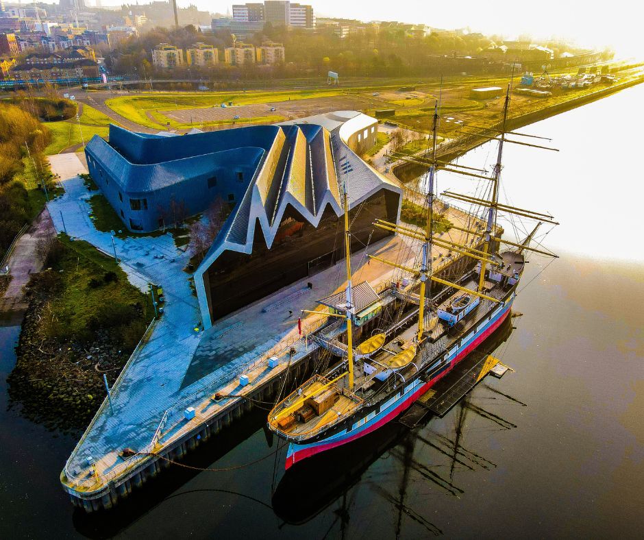 Summer holidays are the perfect time to travel! ☀️✈️ Whether you're flying to Glasgow or welcoming visitors to the island, Barra’s iconic beach airport is the perfect start to your summer.