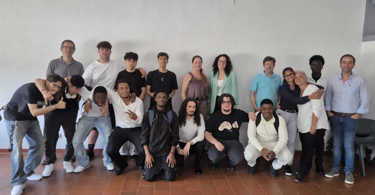 Our Talent Manager, Vera Conceição, joined the jury for the Final Aptitude Projects at Agrupamento de Escolas Eduardo Gageiro. 👩‍🏫

12 students, 12 inspiring ideas — shaping the future of tech &amp; education!

#InetumWay #Talent #Partnership #Training #AptidaoProfissional