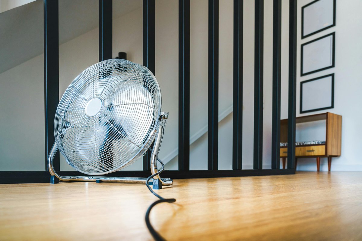 CREWEnergyLDN's tweet image. Many of us are aware of the risks of cold homes in the winter, but hot weather can be just as dangerous! 🌡️
The good news is there's plenty of affordable energy-saving equipment on the market.
Read all about them on our blog ➡️ crewenergy.london/blog/keep-your…
#heatwave