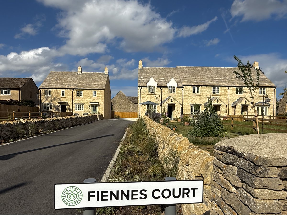 ernestcooktrust's tweet image. This #RuralHousingWeek, we’re joining @natfednews to highlight the benefits of rural housing.
We're proud to have created energy efficient homes at Fiennes Court in Fairford. The rental also supports our charitable aim of delivering Outdoor Learning: ernestcooktrust.org.uk/news/2025/02/f…
