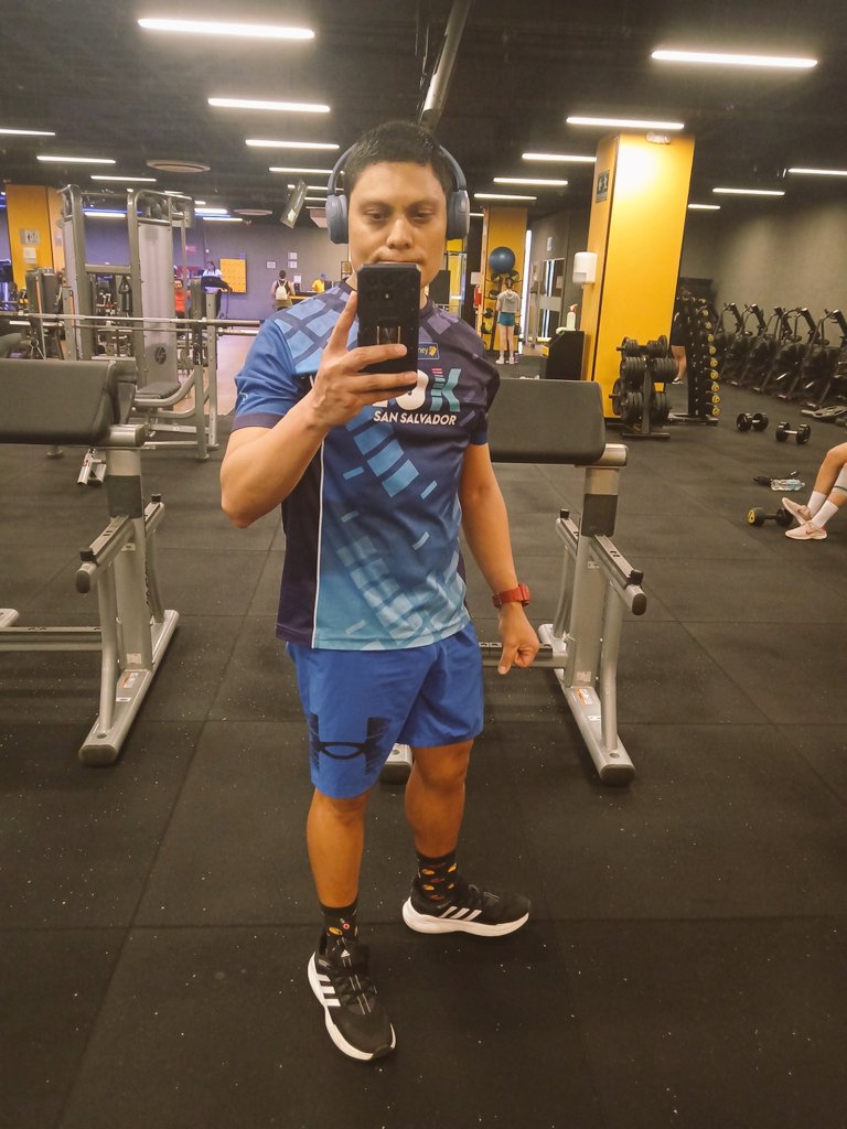 Chef_406's tweet photo. ✍️ 06.19.2025

🥳 "Junio fue un mes de independencia, pues entrenadores de confianza se han retirado de mi gym, lo que me forzó a ser mas autocrítico con mis técnicas y sorprendido que ahora pregunto menos, pues soy mas independiente al movilizarme dentro del gym" 

#GymThreads https://t.co/9mTa7sXRPM