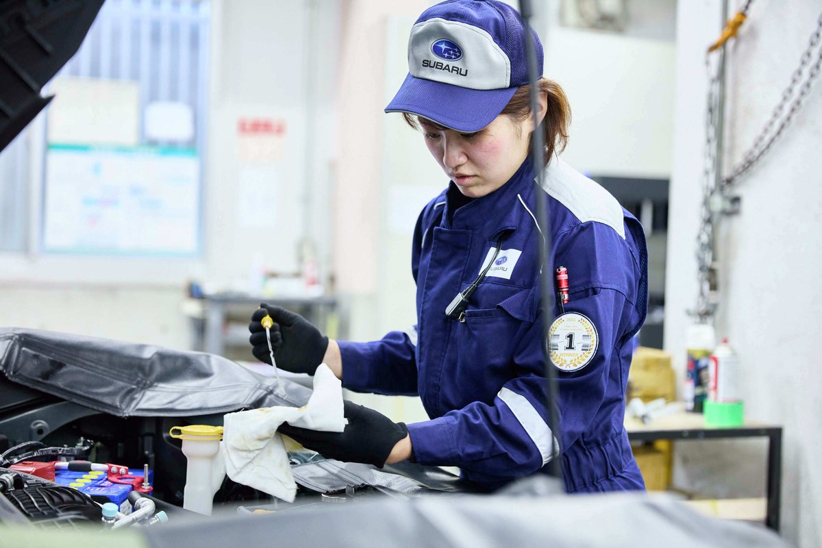 SUBARU_CORP's tweet image. 【7月10日は #オイルフィルターの日 】
「710」を180度回転させると「OIL」に見える👀!
そんな語呂合わせから生まれた、ちょっとユニークな記念日です。
エンジンオイルは、人の体に例えるなら血液のような存在。
「エンジンの調子が悪い」
「燃費が悪くなった」…