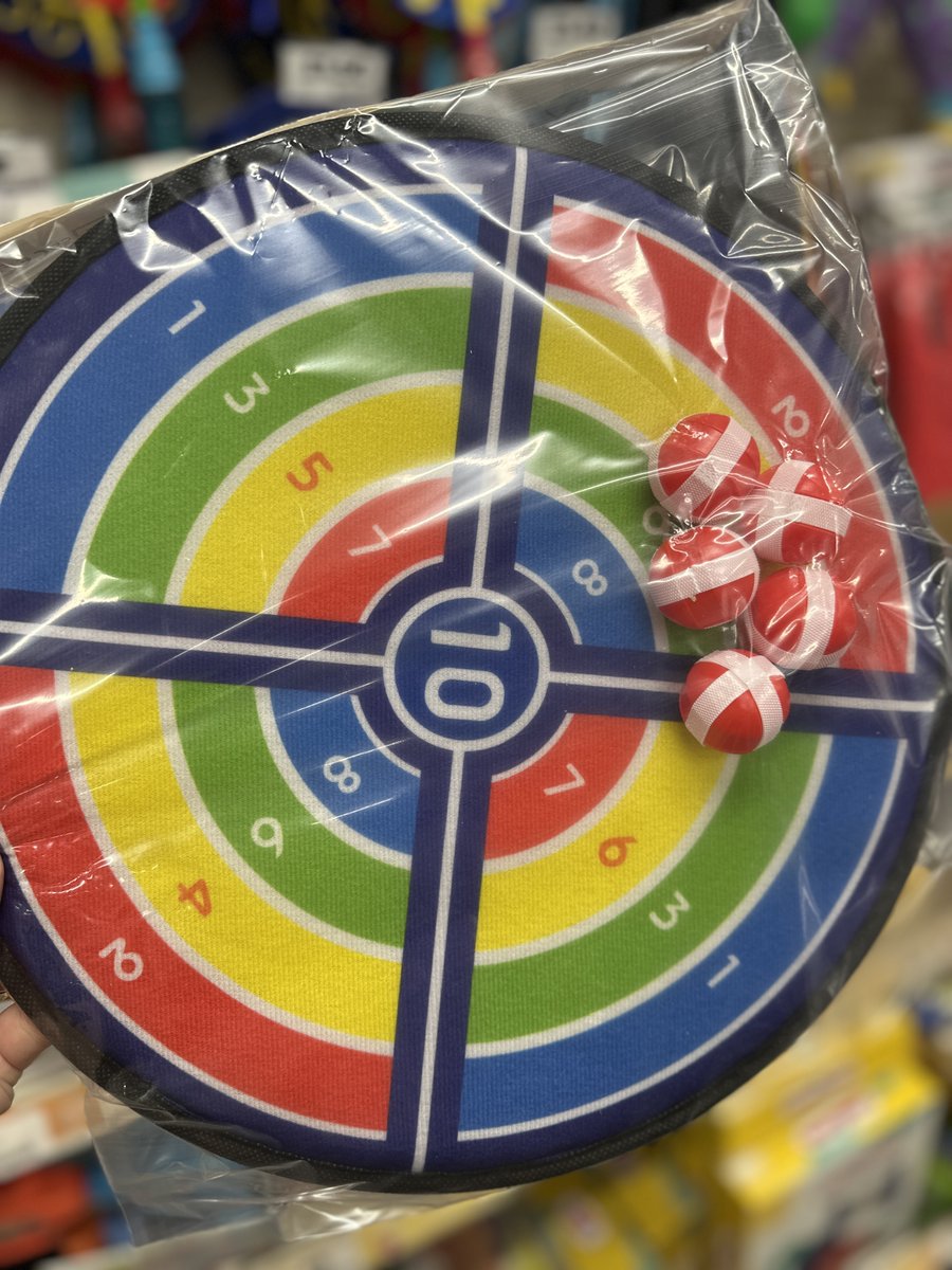 FestivalPlace's tweet image. This weekend is going to be a hot one ☀️
Check out these fun swim and outdoor toys, perfect for the splash park, beach or playing in the garden!
@Poundland @EntertainerToys @TKMaxx_UK