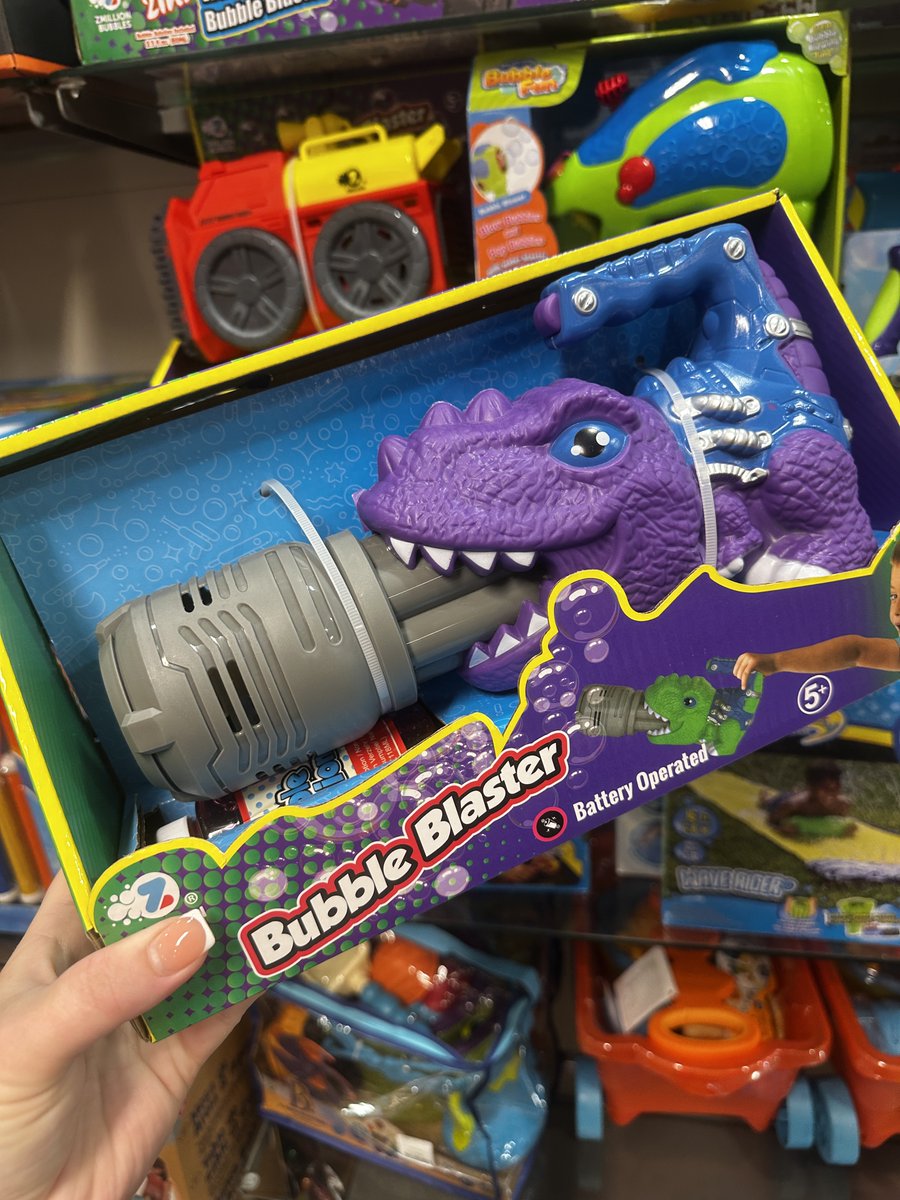 FestivalPlace's tweet image. This weekend is going to be a hot one ☀️
Check out these fun swim and outdoor toys, perfect for the splash park, beach or playing in the garden!
@Poundland @EntertainerToys @TKMaxx_UK