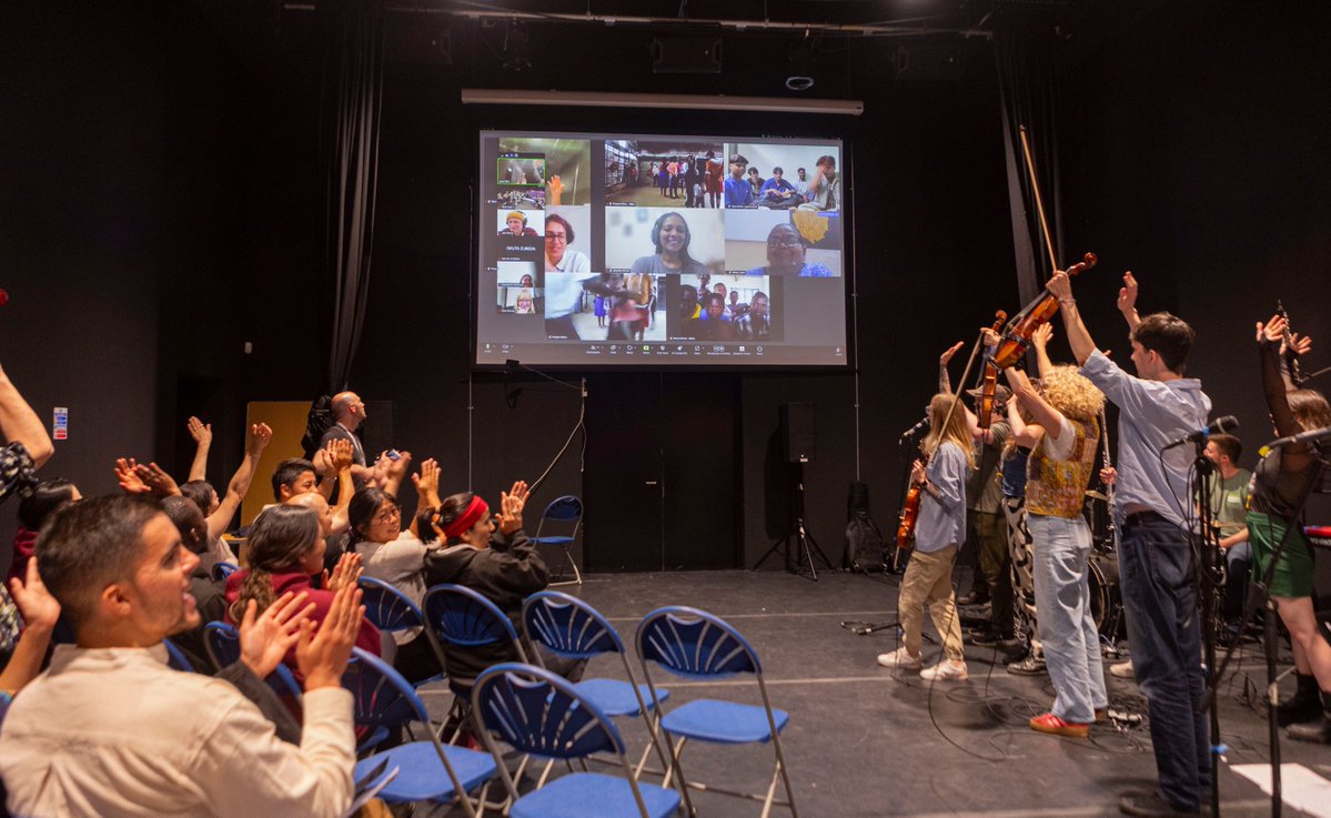 AFSEE_LSE's tweet image. During their trip to Edinburgh, AFSEE Fellows participated in a workshop facilitated by AFSEE Senior Fellow Jack Nissan and @_Tinderbox. The event got Fellows dancing and singing along with communities in Kenya and India 🎶

👉 bit.ly/3TrDHEH
👉 bit.ly/44EwTsz