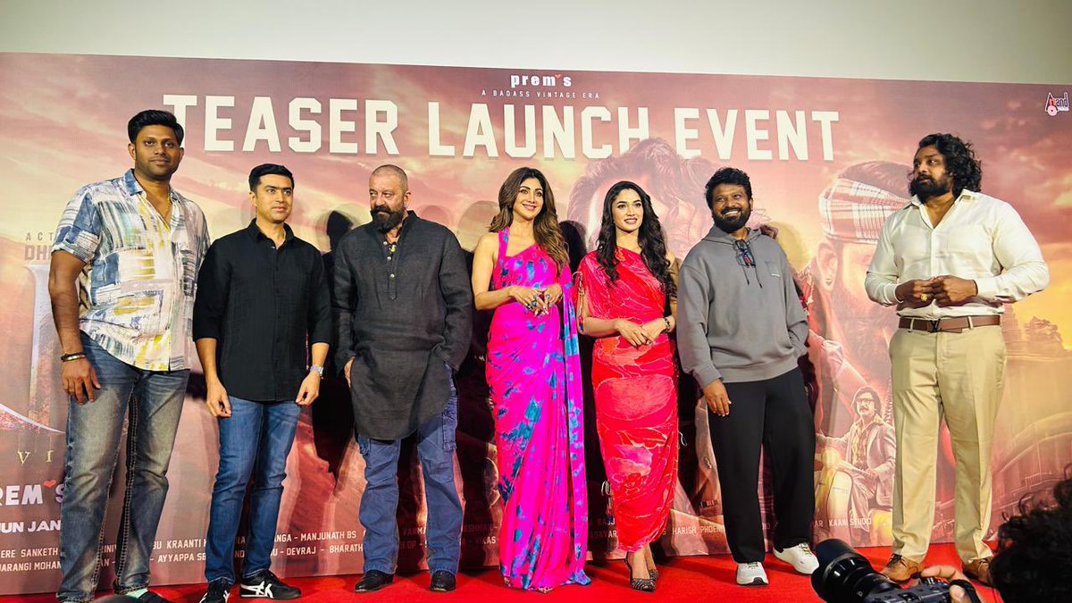 KvnProductions's tweet image. THE DEVIL TOOK OVER MUMBAI 🔥
#KDTeaser launched with a BANG & left the crowd roaring 👊🏻
▶️ youtu.be/wFmgarVBY1s
#KDTheDevil #KD @DhruvaSarja @directorprems @duttsanjay @Ramesh_aravind #VRavichandran @TheShilpaShetty #NoraFatehi @Reeshmananaiah @ArjunJanyaMusic…
