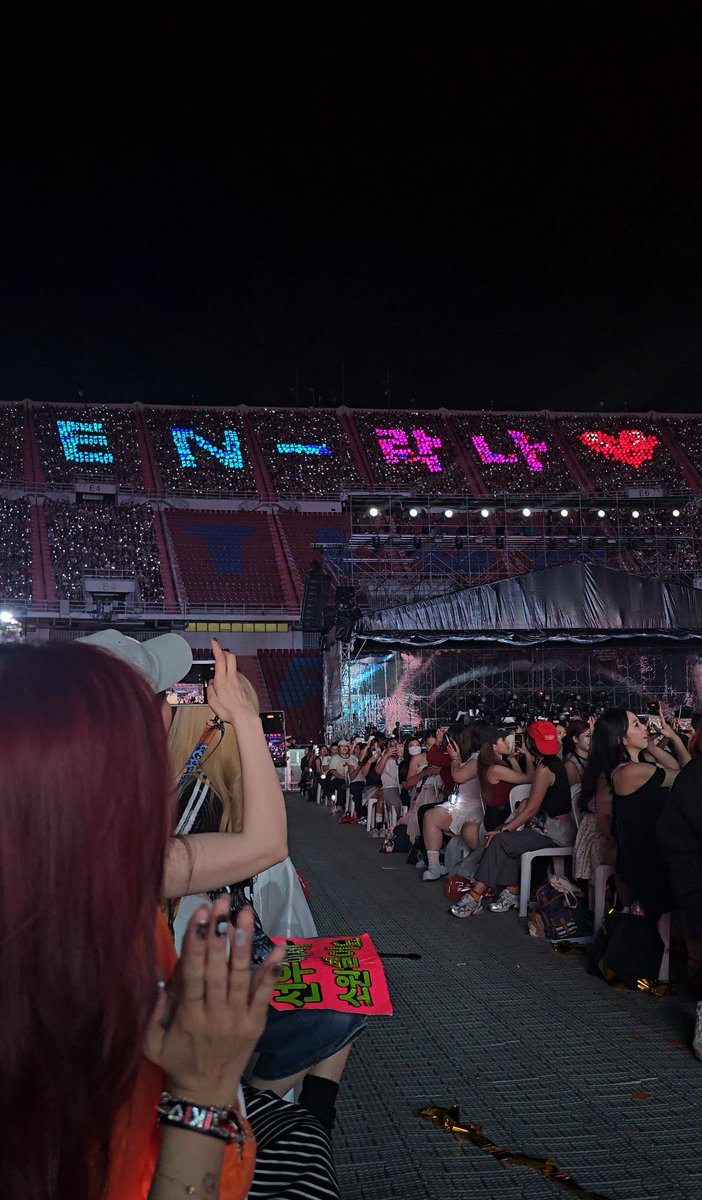 MaMiiinooo's tweet photo. 21.06.2025 | Zone: SVIPB4 F1🇹🇭
คอนเอนไฮเพนครั้งเเรกที่ราชมัง
ต้องจารึกไว้ 🩵🩷❤️

#MNBeforeGN https://t.co/UxckK3RqKG
