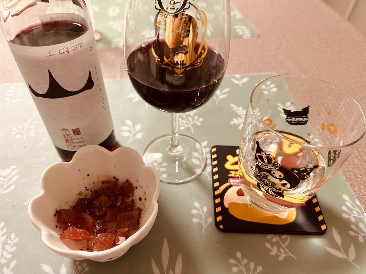 WD__inu's tweet photo. わためワイングラスで仕事終わりに優雅な晩酌🍷 https://t.co/UBkT2vTeo5