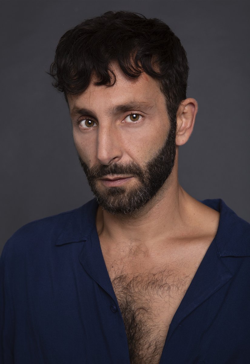 Nos ha dejado nuestro profesor, compañero y amigo Zoe Sepúlveda. Qué afortunados de haber podido compartir muchos años a su lado, aprendiendo y disfrutando de su profesionalidad e inmensa calidad humana. Se va una persona excepcional. Que la tierra te sea leve compañero.