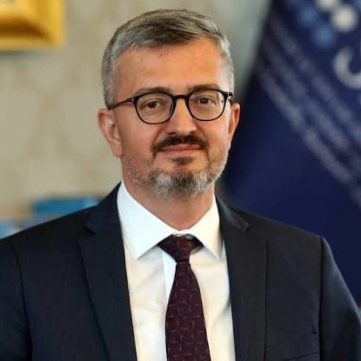 Cumhurbaşkanlığı İletişim Başkanlığı görevine getirilen Sakaryalı hemşerimiz Prof. Dr. Burhanettin Duran’a yeni görevinde başarılar diliyorum.