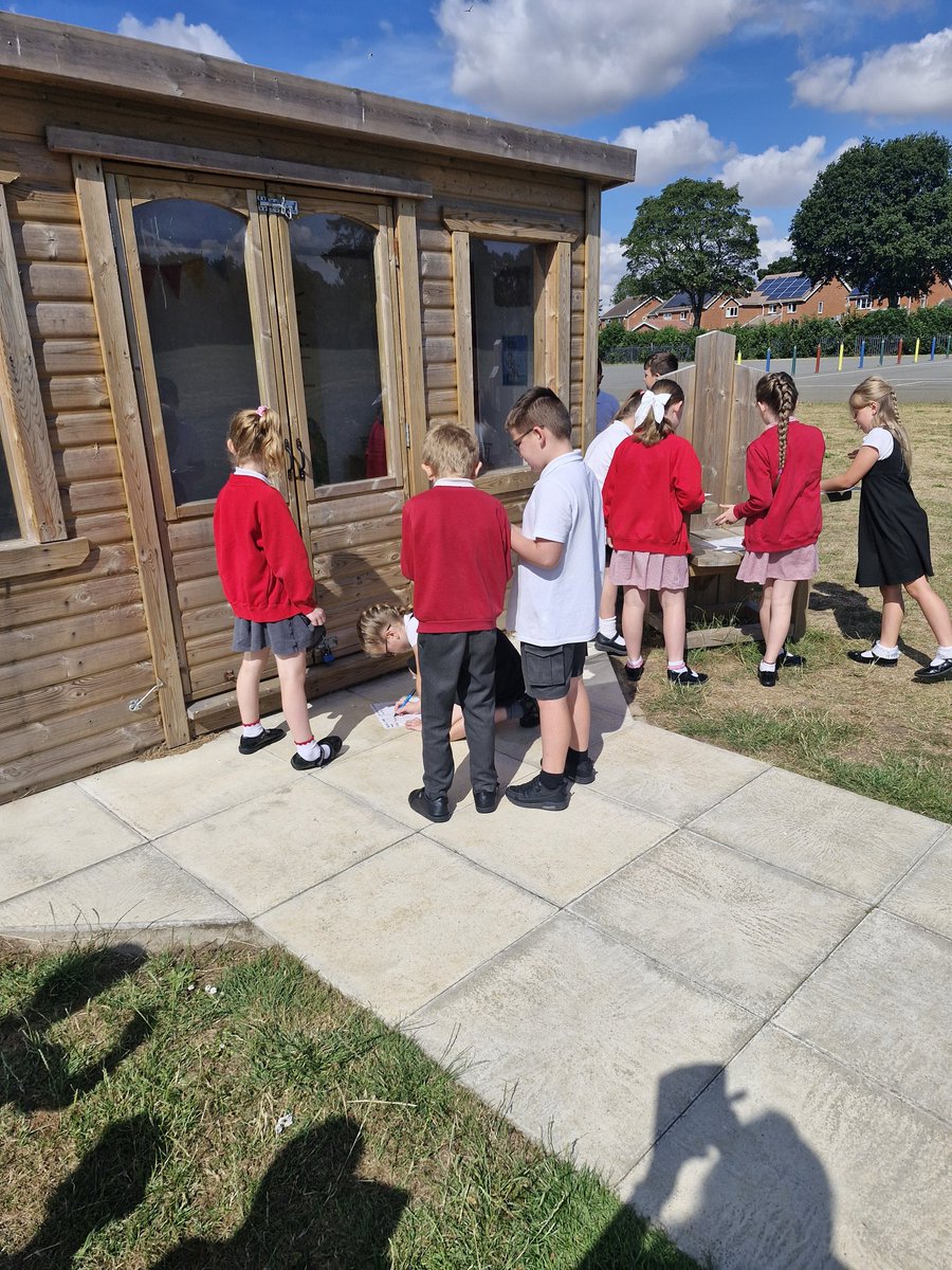 Year 3 (@year3l) on Twitter photo Today, we have been identifying parallel and perpendicular lines in our outside environment. <a href="/PrimaryGreat/">Great Coates Primary</a> #gcpmaths Today, we have been identifying parallel and perpendicular lines in our outside environment. <a href="/PrimaryGreat/">Great Coates Primary</a> #gcpmaths
