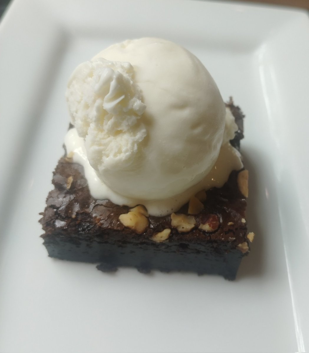 Solo icecream dates are the best.