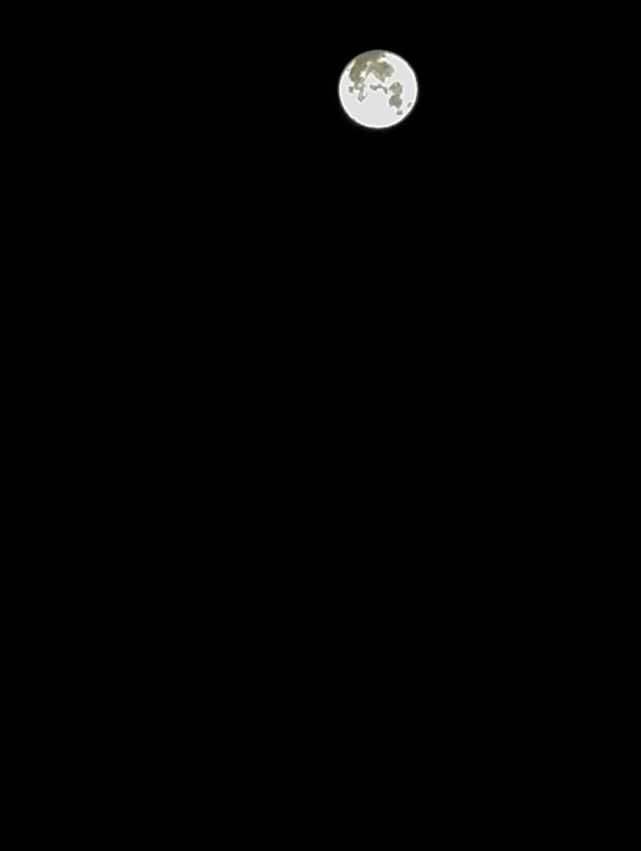 sandkeytiki's tweet photo. Full moon en route to Tampa from Salt Lake City…flying over Dallas….🌝
⁦@spann⁩ ⁦@weatherchannel⁩ ⁦@Delta⁩ https://t.co/ccLL8qGPKV