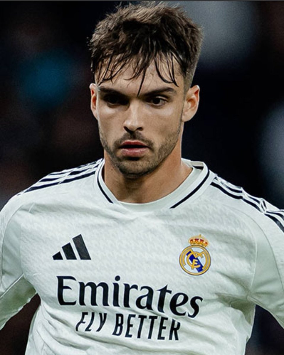 Antimandrilakos's tweet photo. Como parece que el fútbol no es lo suyo, #Asencio está pensando en dedicarse al golf.

Ha declarado que lo encuentra muy interesante porque la mayoría de agujeros son menores de 18.
#CuleAntimadridista https://t.co/2wUQPHVXM9
