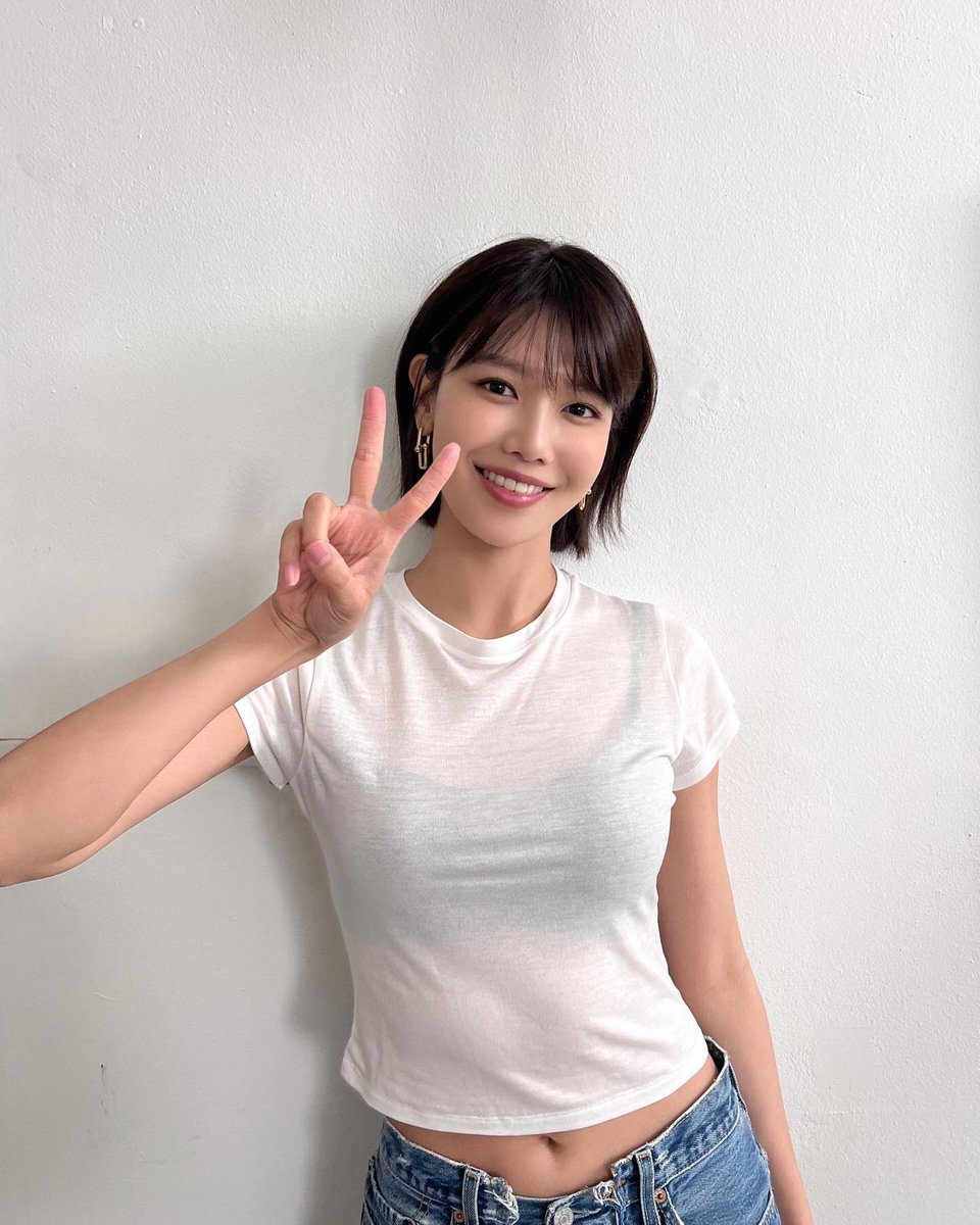 SNSD_0805's tweet photo. ’재쓰비2‘ EP.9에 출연한 최수영⛱️

재쓰비 신곡 결정을 위해 
두발 벗고 나선 가요계 선배 수영의 활약을 
지금 바로 유튜브 ’MMTG 문명특급‘에서
확인해 주세요🎤✨

https://t.co/aygrqVjvEe https://t.co/6o8EA3eLwp