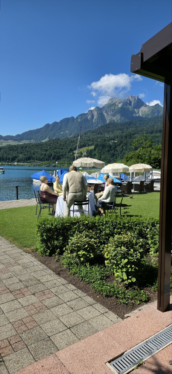 Ovo zovu "umetnost"
Srce mi je stalo kad sam video jbt 😭