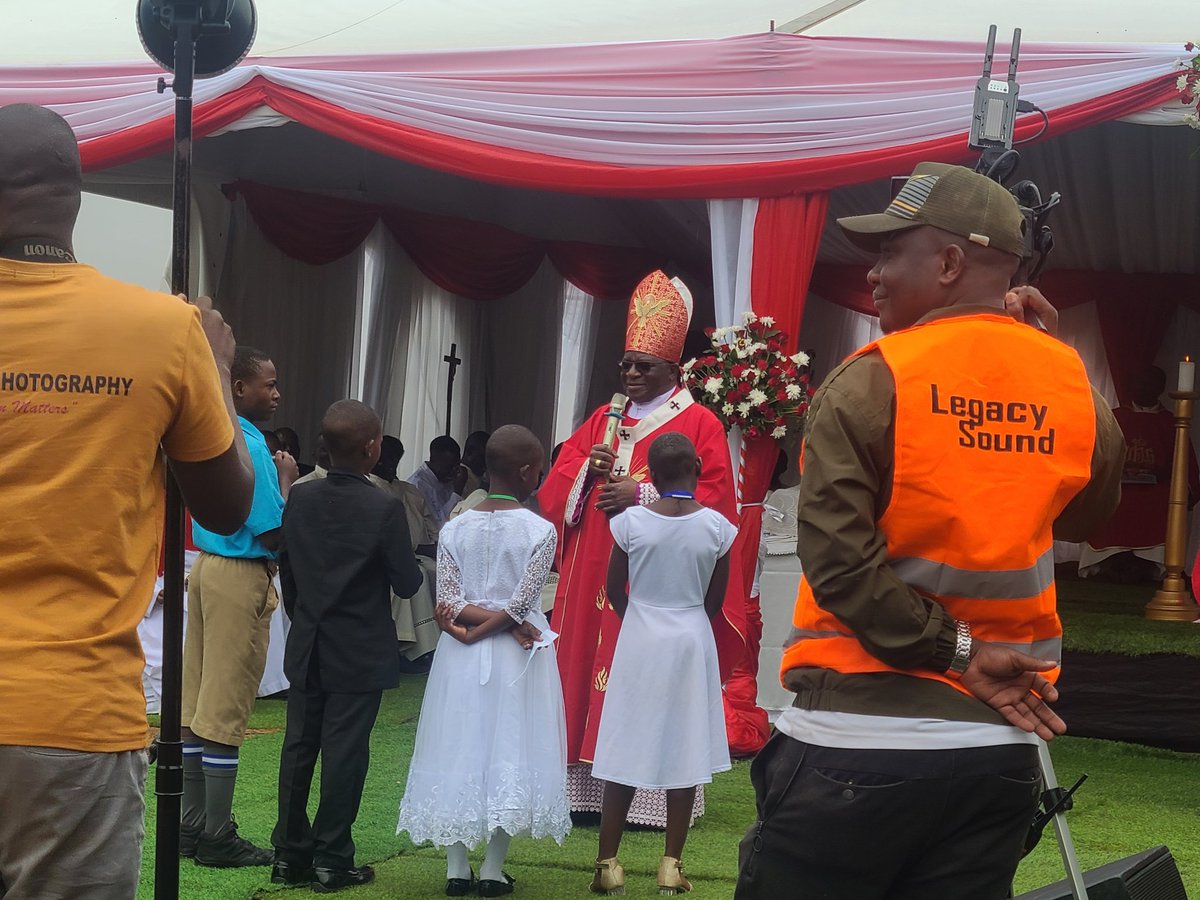 UMU-ACE RADIO (@umu_radio) on Twitter photo The Arch Bishop of Kampala Bishop Paul Ssemwogerere has applauded the <a href="/Educ_SportsUg/">Ministry of Education and Sports - Uganda</a> for the guidance and also the parents for their overwhelming support to the students
#stthomas
<a href="/umunkozi/">Uganda Martyrs University</a> The Arch Bishop of Kampala Bishop Paul Ssemwogerere has applauded the <a href="/Educ_SportsUg/">Ministry of Education and Sports - Uganda</a> for the guidance and also the parents for their overwhelming support to the students
#stthomas
<a href="/umunkozi/">Uganda Martyrs University</a>