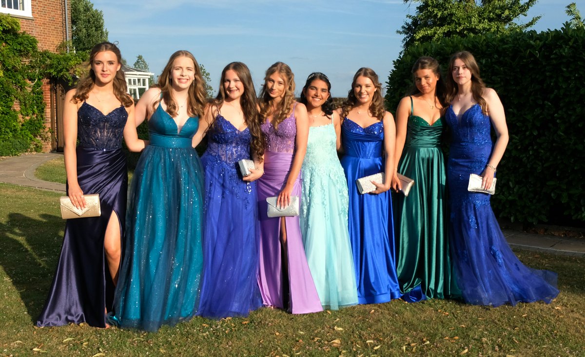 We had a fantastic day celebrating our year 11 students on 26th June
We had a wonderful celebration assembly followed by fun on the field.
In the evening the celebrations continued our year 11's got dressed up and had a night to remember at their Prom.