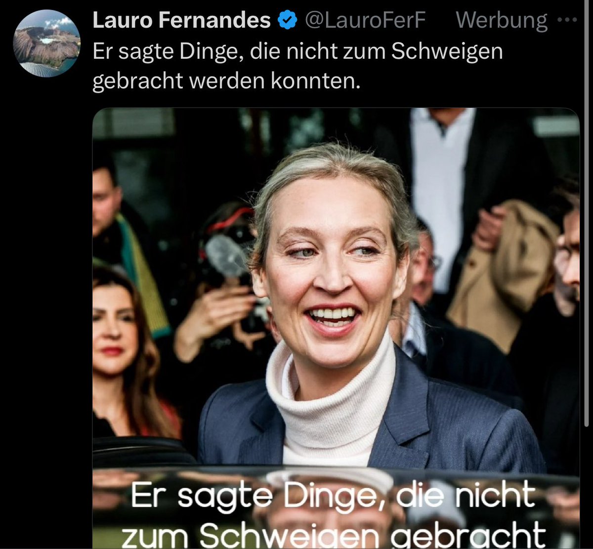 In einem unbekannten Land
vor gar nicht allzu langer Zeit

haben hier noch renommierte Unternehmen Werbung geschaltet.

Jetzt ist hier eher so die schlimmste Ecke der Stadt, in der dir dein Portemonnaie geklaut wird.