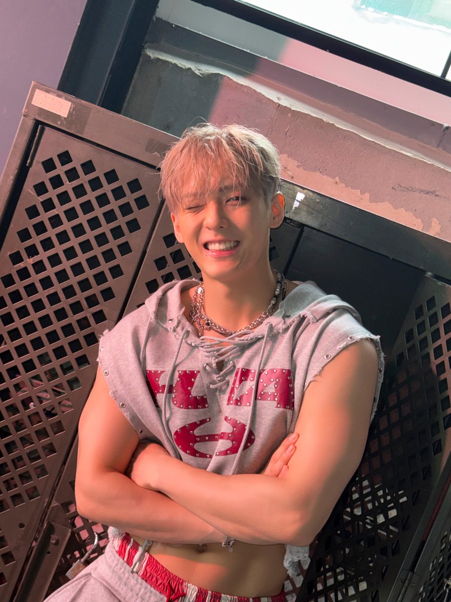[📸]

𝙈𝙐𝙎𝙄𝘾 𝙄𝙎 𝘼 𝙁𝙄𝙂𝙃𝙏 🥊

#비투비 #BTOB
#이민혁 #LEEMINHYUK
#허타 #HUTA
#훅 #HOOK
<a href="/btob2mh/">HUTA</a>