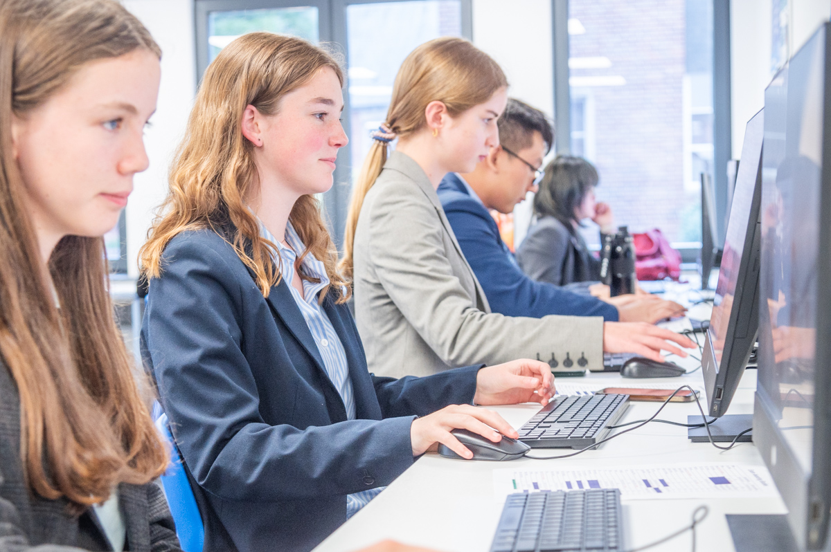 We’re excited to be featured in three case studies on the Amazing Apprenticeships website! 🎉
Highlights include:
🔹 Apprenticeship Preparation Day
🔹 Video &amp; quiz with OW Toby
🔹 Provider Workshop series
Fantastic to see our efforts recognized on a national level!