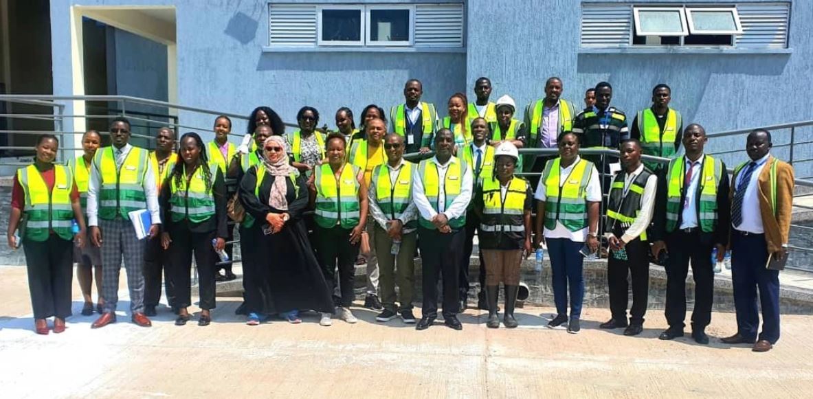 A delegation from the Port of Mombasa and the Kenyan Government visited Entebbe International Airport to explore innovative ways to enhance East–West African trade through the new Nigeria–East/Southern Africa air‑cargo corridor.

Details- lnkd.in/ejHqJx_F

#PublicistNews