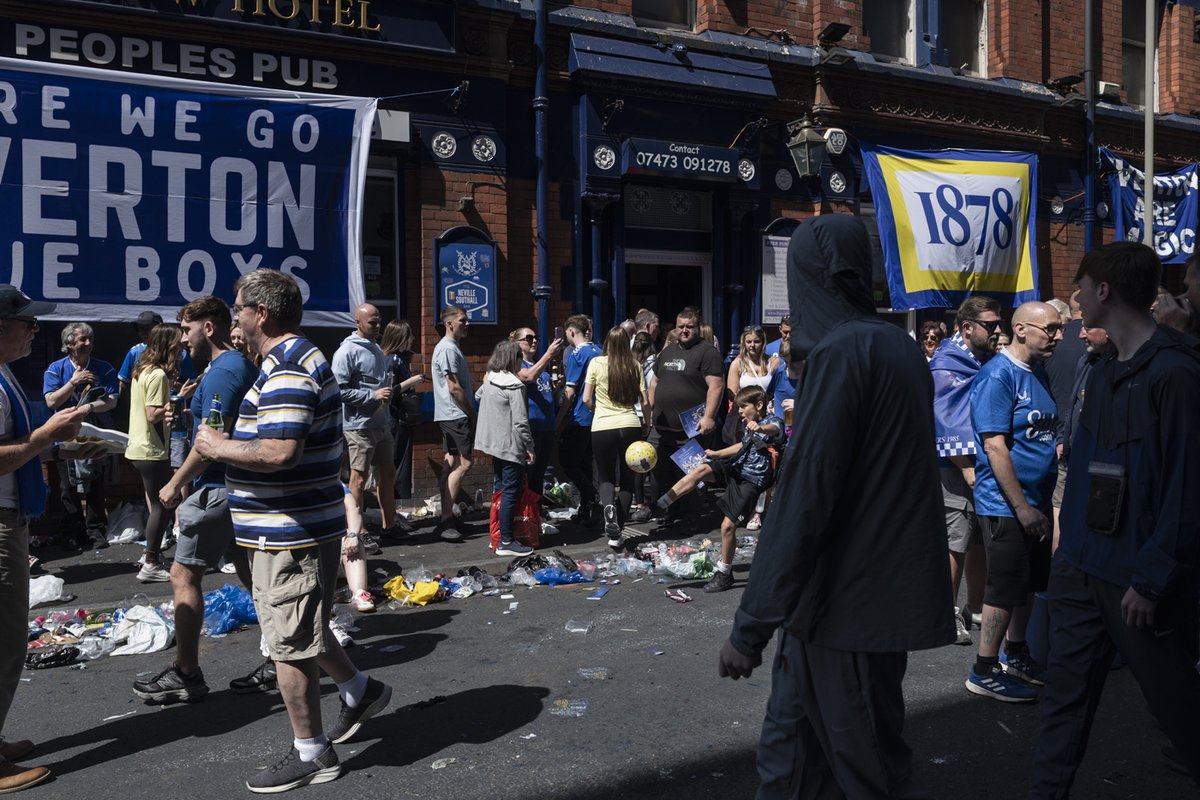 Kirks09's tweet photo. Goodbye Goodison. 

Everton fans around the stadium on the final men's home game of the Goodison era.

18.05.25 https://t.co/FbIt9QbOkx