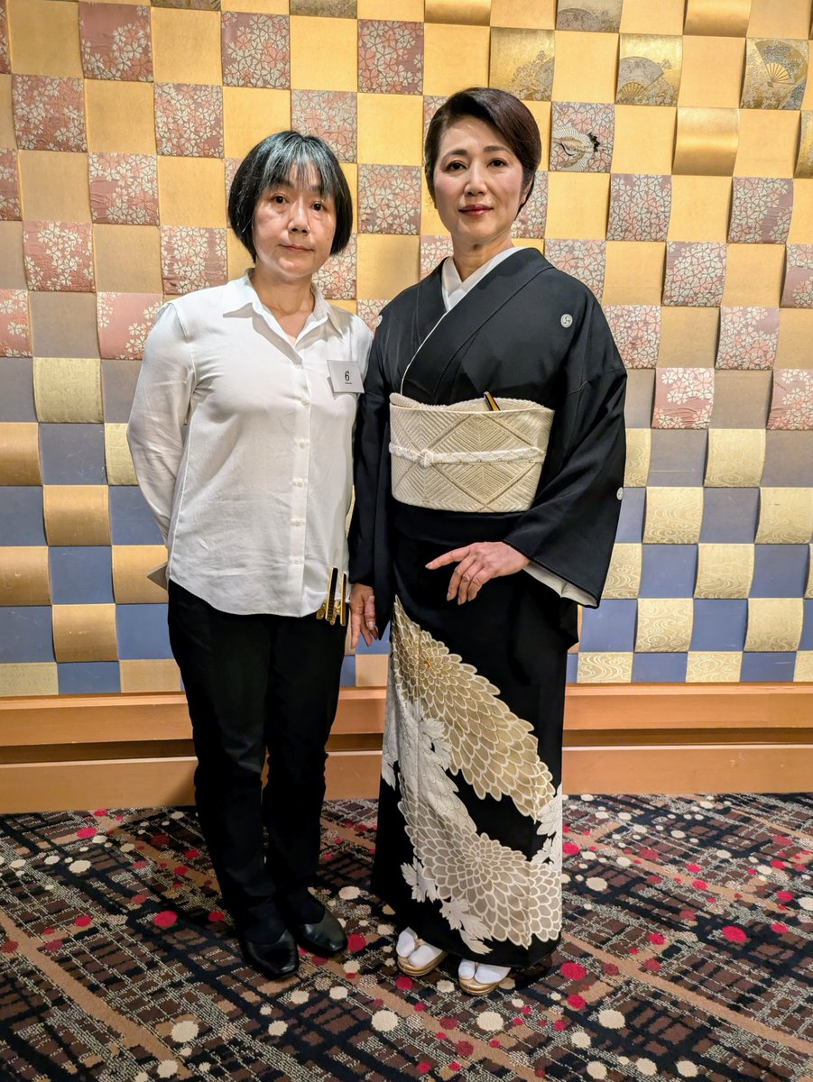 keishukai's tweet photo. 7/8 代表講師他9名で全日本婚礼美容家協会主催Zenkon Contest 2025東京大会を参観😊#恵秀会 から社外のコンテスト初出場の着付師3名が出場👘その中で木頭和香さん・モデル徳永智佳子さんが見事優勝✨東京都職業能力会長賞も受賞しました👏恵秀会着付師一同、3名のご健闘をお祈りしています☺ https://t.co/GGNfLFqMmV