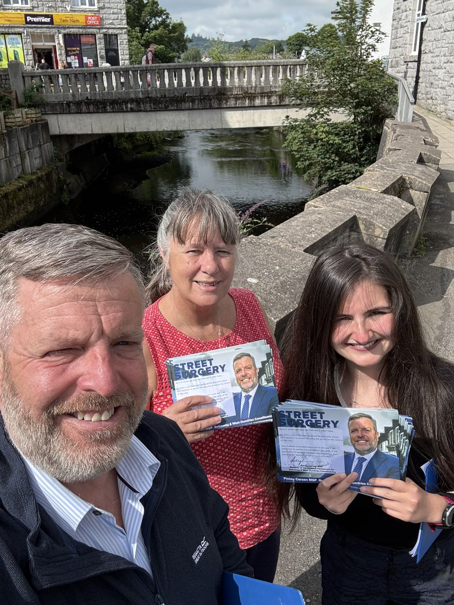 Sunny and warm in the Granite city of the south, Dalbeattie!
If you see us out and about on our doorstep surgery  tour, please stop us and say hello!