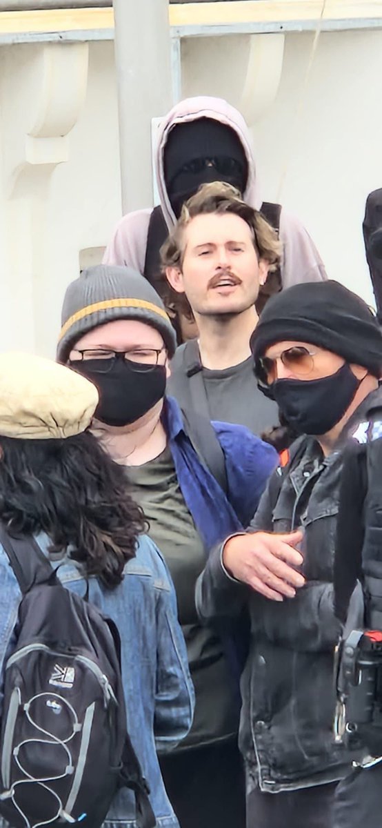 georgedmadgwick's tweet image. EXCLUSIVE. Been made aware by local parents that the TEACHER from a local school who was caught (by his own students) standing alongside far-left wing masked up Antifa thugs at a protest abusing elderly women is BACK TEACHING and furthermore apparently the kids have been told if…