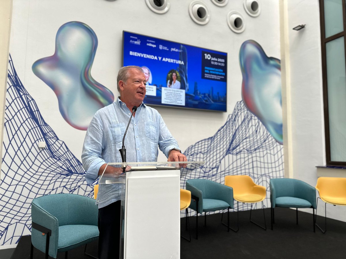 AMETIC (@ametic_es) on Twitter photo 🎙️ Inicia la jornada <a href="/Adolfo_Borrero/">Adolfo Borrero</a>, presidente de la Comisión de Smart Cities de #AMETIC, para inaugurar la jornada sobre gemelos digitales.
 
🗣️ “Hoy nos reúne este evento en Málaga para poner el foco en los gemelos digitales. Este año, centramos la tecnología en su 🎙️ Inicia la jornada <a href="/Adolfo_Borrero/">Adolfo Borrero</a>, presidente de la Comisión de Smart Cities de #AMETIC, para inaugurar la jornada sobre gemelos digitales.
 
🗣️ “Hoy nos reúne este evento en Málaga para poner el foco en los gemelos digitales. Este año, centramos la tecnología en su