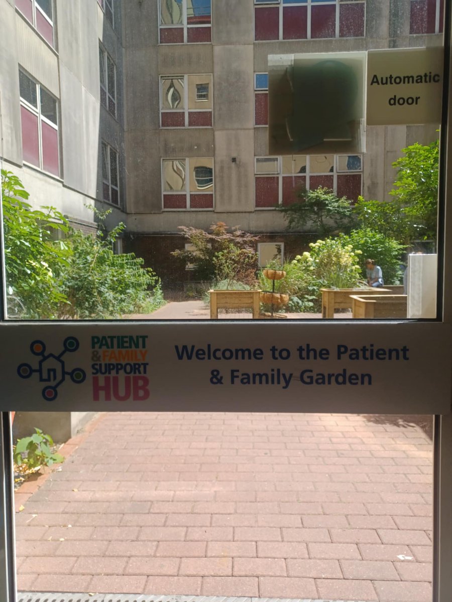 UHS_SupportHub's tweet image. On Thursday's, we garden!🍃meet our wonderful volunteer gardener, Anne, who always keeps our PFSH garden looking neat and tidy. The garden is open 24/7 for staff, patients and families to access a beautiful outdoor space at @UHSFT, and is next to our Hub on B Level East Wing❤️