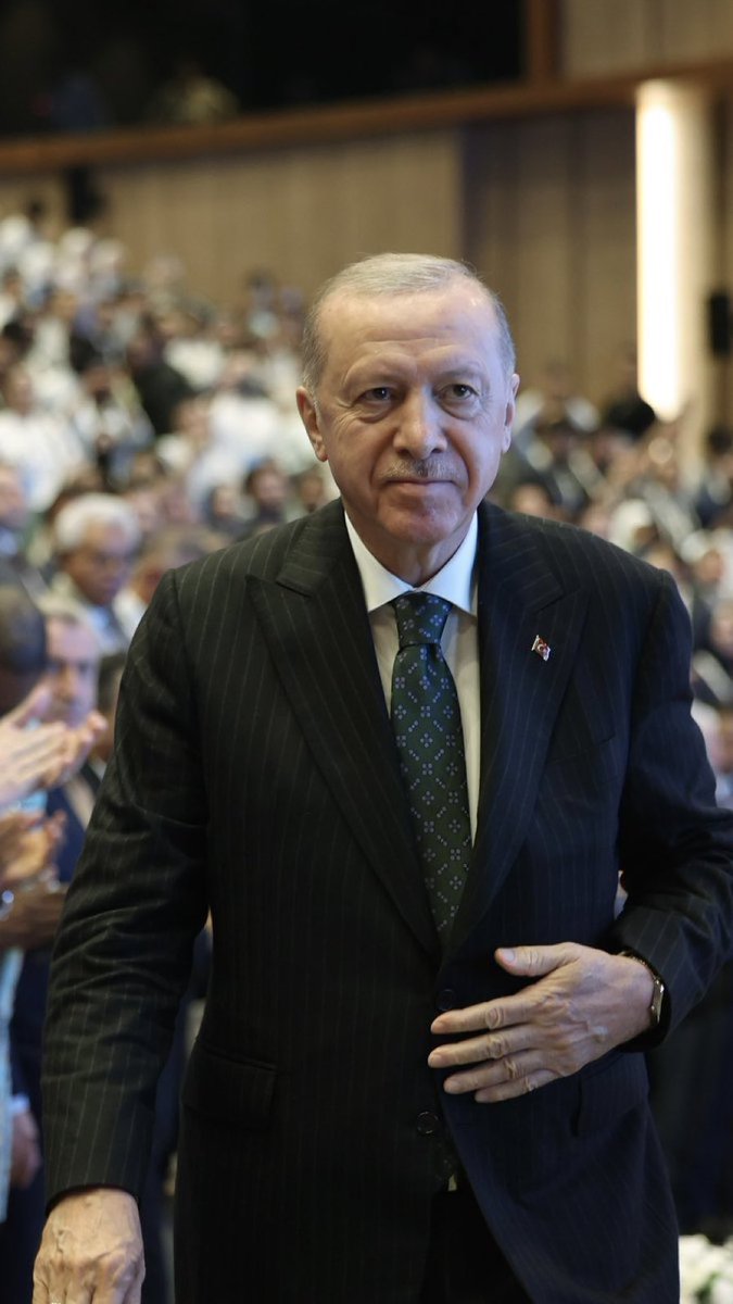 2020 yılında sayın Cumhurbaşkanımızın kararıyla yeniden ibadete açılan Ayasofya Camii,
sadece bir yapı değil; bir iradenin, bir medeniyetin ve bir milletin şuurudur.

#Ayasofya 🇹🇷