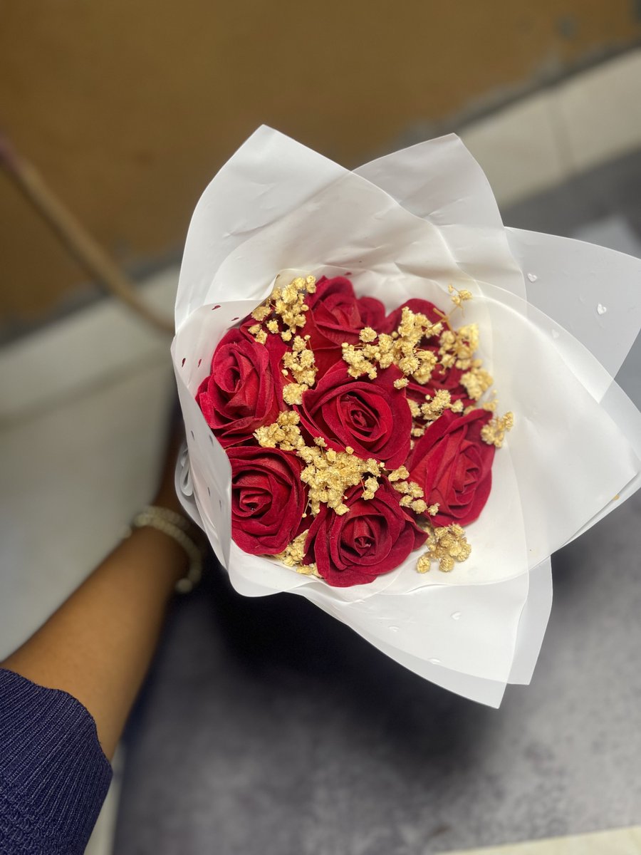 Pree_Stores's tweet photo. Slide 1🏷️1k each, MOQ:6 cards
Slice 2-Bouquet 🏷️26k
Slide 3🏷️place card for birthday dinner, per Card 🏷️4K

Please kindly RT @_DammyB_ @pagesbydammy https://t.co/82hTbMvVsC