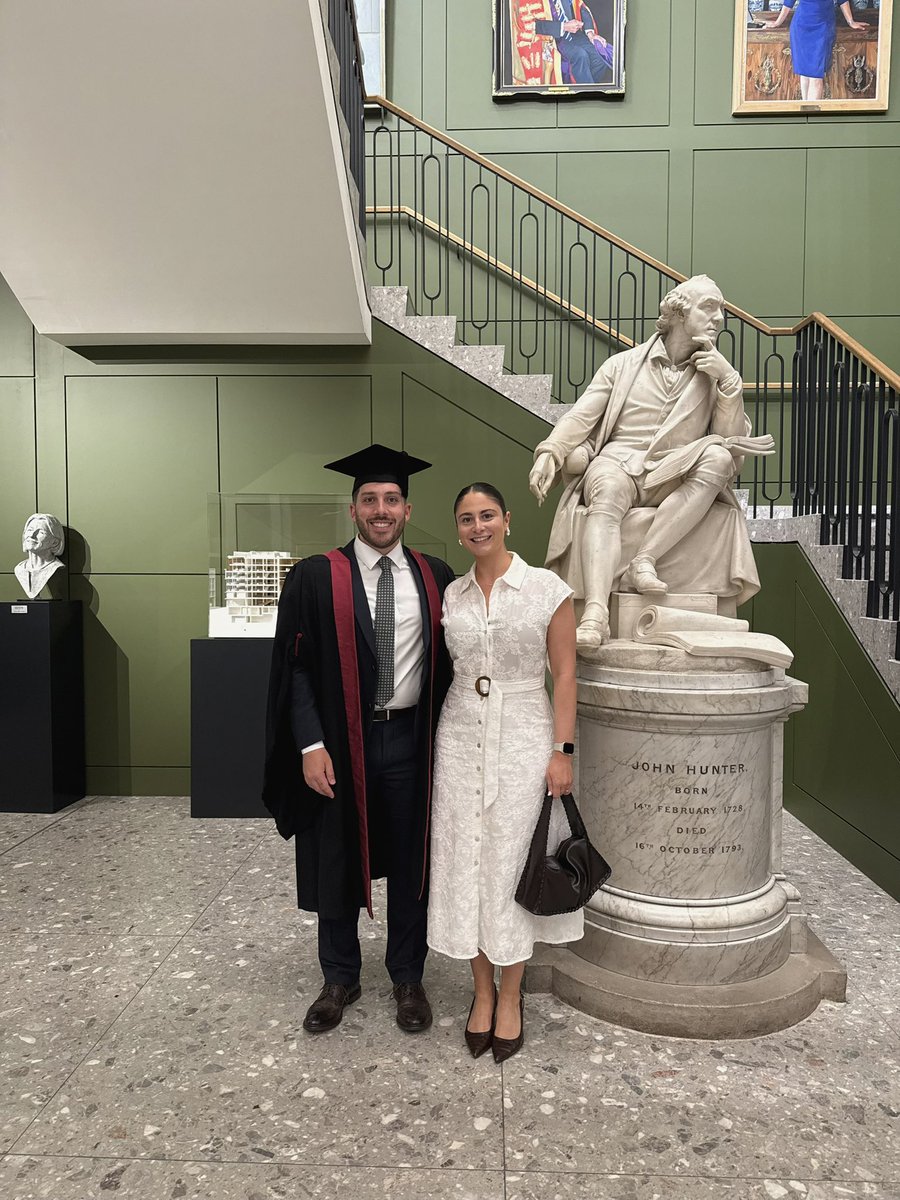 MrMJGeorge's tweet image. A special moment from last night’s MRCS graduation ceremony. Grateful to have had the opportunity to celebrate this milestone with friends, family and colleagues in London! @RCSnews