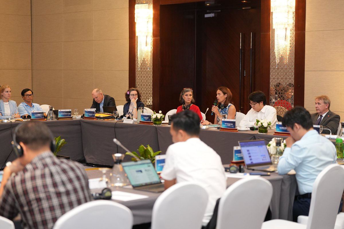 UKinVietnam's tweet image. The 🇬🇧 celebrates joint efforts to reduce plastic pollution in 🇻🇳 and reaffirms the commitment to support 🇻🇳’s transition to a circular economy.