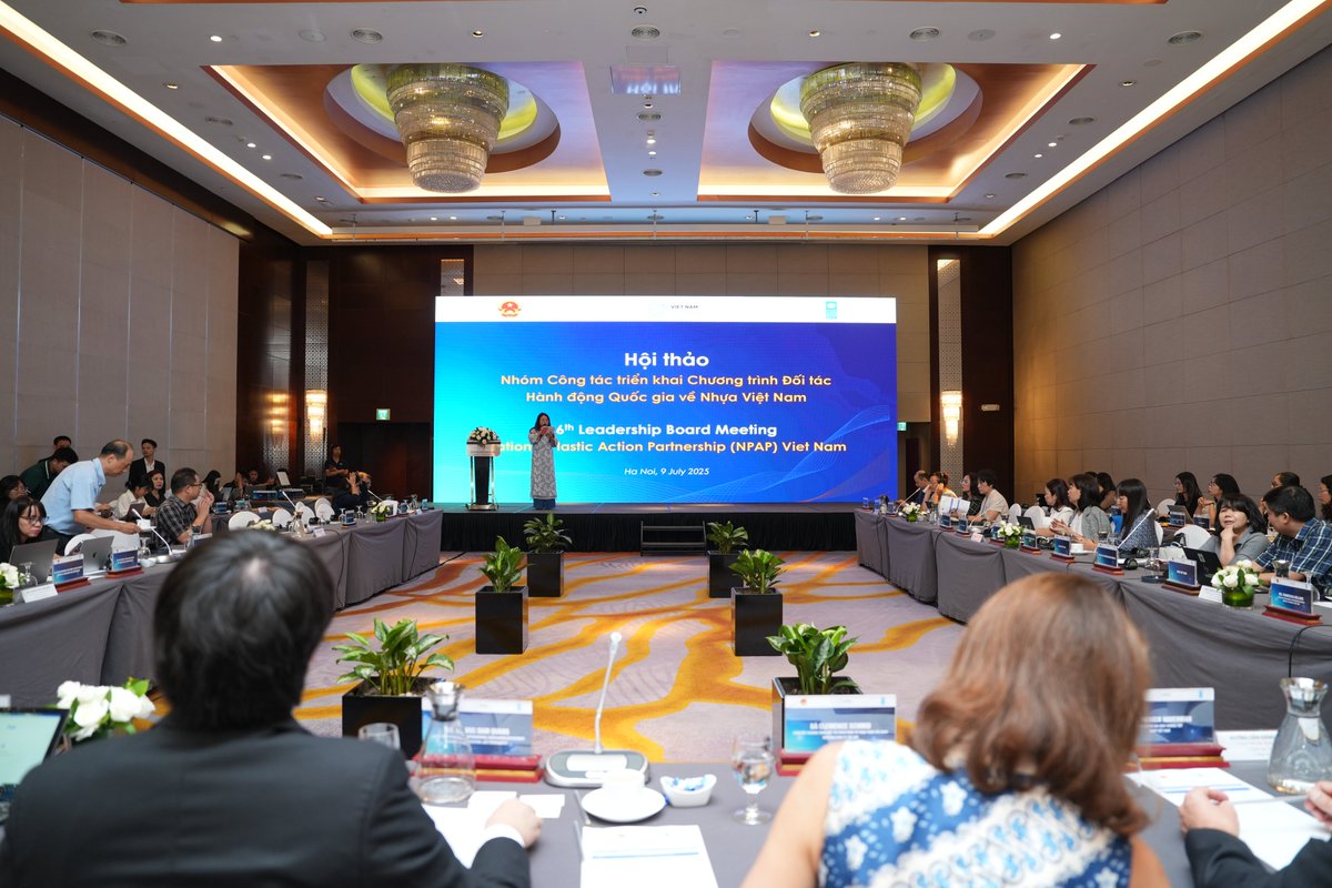 UKinVietnam's tweet image. The 🇬🇧 celebrates joint efforts to reduce plastic pollution in 🇻🇳 and reaffirms the commitment to support 🇻🇳’s transition to a circular economy.