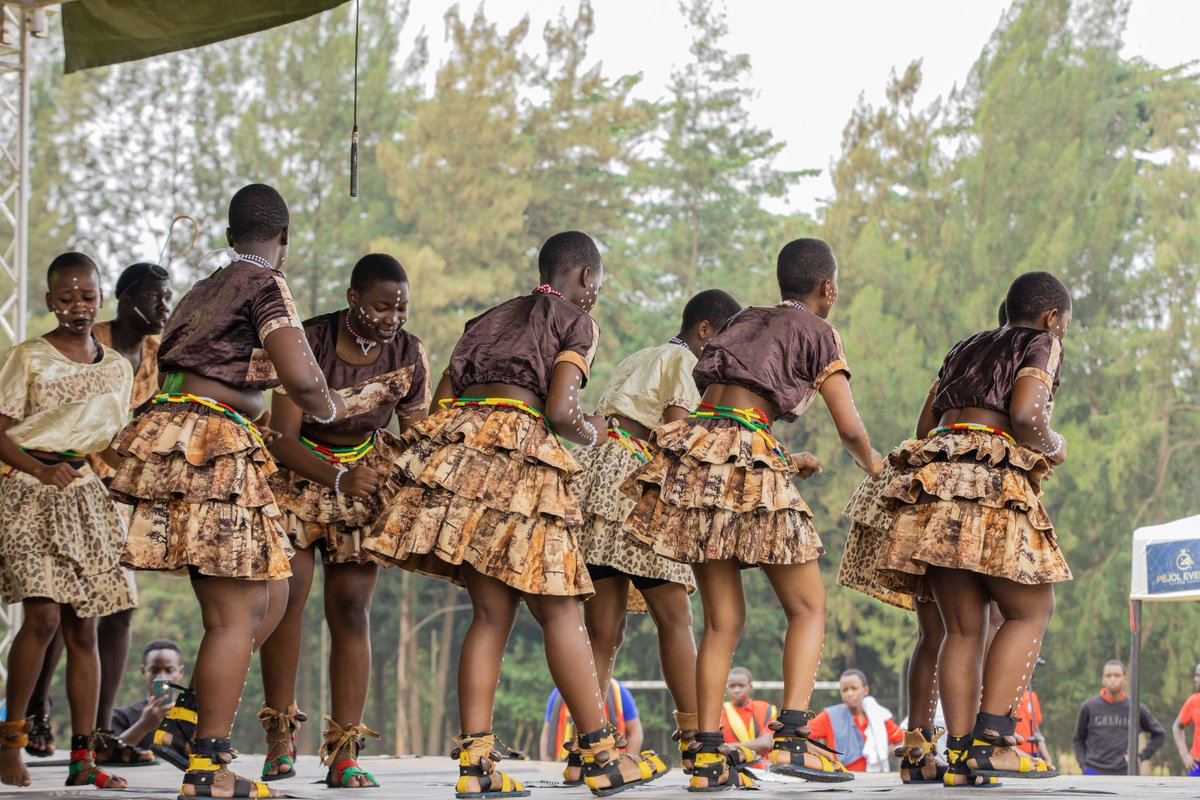 TeenzCrown's tweet photo. Feel the fire, hear the rhythm, and watch tradition come alive! 🔥💃🏾 Chwa House lit up the stage with the vibrant energy of the Raka Raka dance — a true celebration of culture and spirit! 🌍✨ #RakaRakaVibes #CulturalRhythms #TraditionInAction #UgandanHeritage https://t.co/VSgcam55UE