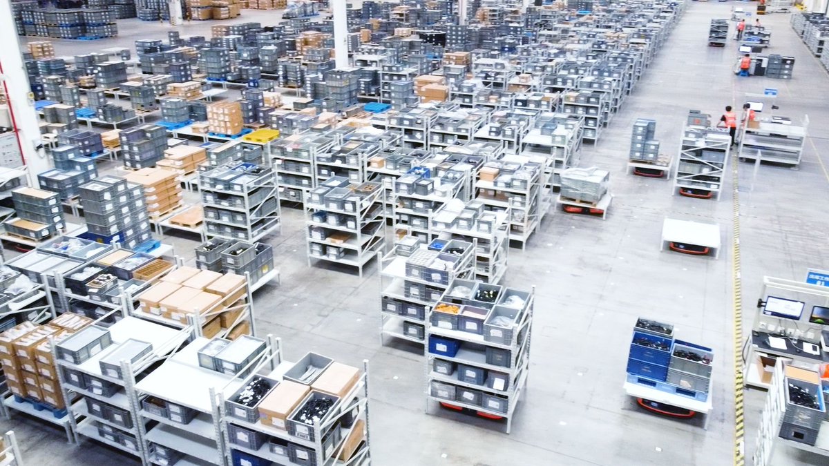 Hikrobot1's tweet image. 🤖 AMRs: The Secret to Happier, Safer Teams
✅ Reduce injuries from heavy lifting strains
✅ Eliminate repetitive-task fatigue
✅ Free up employees for high-value work
📩 See how it works: info@hikrobotics.com
#AMR #EmployeeSafety #Hikrobot