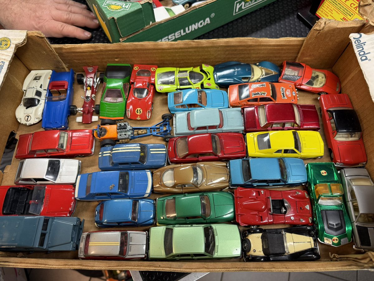 Oggi da Tiny Cars il festival dell’Obsoleto!!! #tinycars #vintage  #politoys #mebetoys #obsolete #dinkytoys #corgitoys