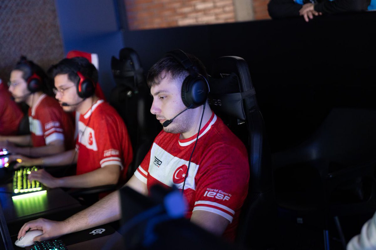 FESKEsports's tweet photo. European Esports Championship - Dota2 Group Stage Day 2! ⚔️👾🏟️
WE ARE LIVE: https://t.co/SAW4I4hX3v 🔴
#eef #fesk #iesf #dota2 #championship https://t.co/rHRbsIRWPz