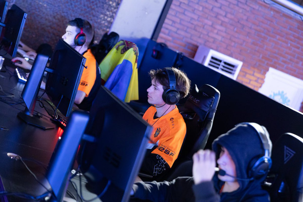 FESKEsports's tweet photo. European Esports Championship - Dota2 Group Stage Day 2! ⚔️👾🏟️
WE ARE LIVE: https://t.co/SAW4I4hX3v 🔴
#eef #fesk #iesf #dota2 #championship https://t.co/rHRbsIRWPz