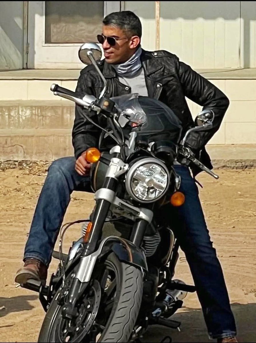 राजस्थान के चुरू में भारतीय वायुसेना के फाइटर प्लेन 'जगुआर' क्रैश में  पैतृक गांव खेड़ी साध, रोहतक से स्क्वॉर्डन लीडर लोकेंद्र सिंह सिंधु 🇮🇳 शहीद हो गए 🙏🏼

परिवारजन अभी देव कॉलोनी, रोहतक में रहते हैं
अभी 10 जून को बेटे का जन्म हुआ था।

Sqn Leader Lokender Singh Sindhu
