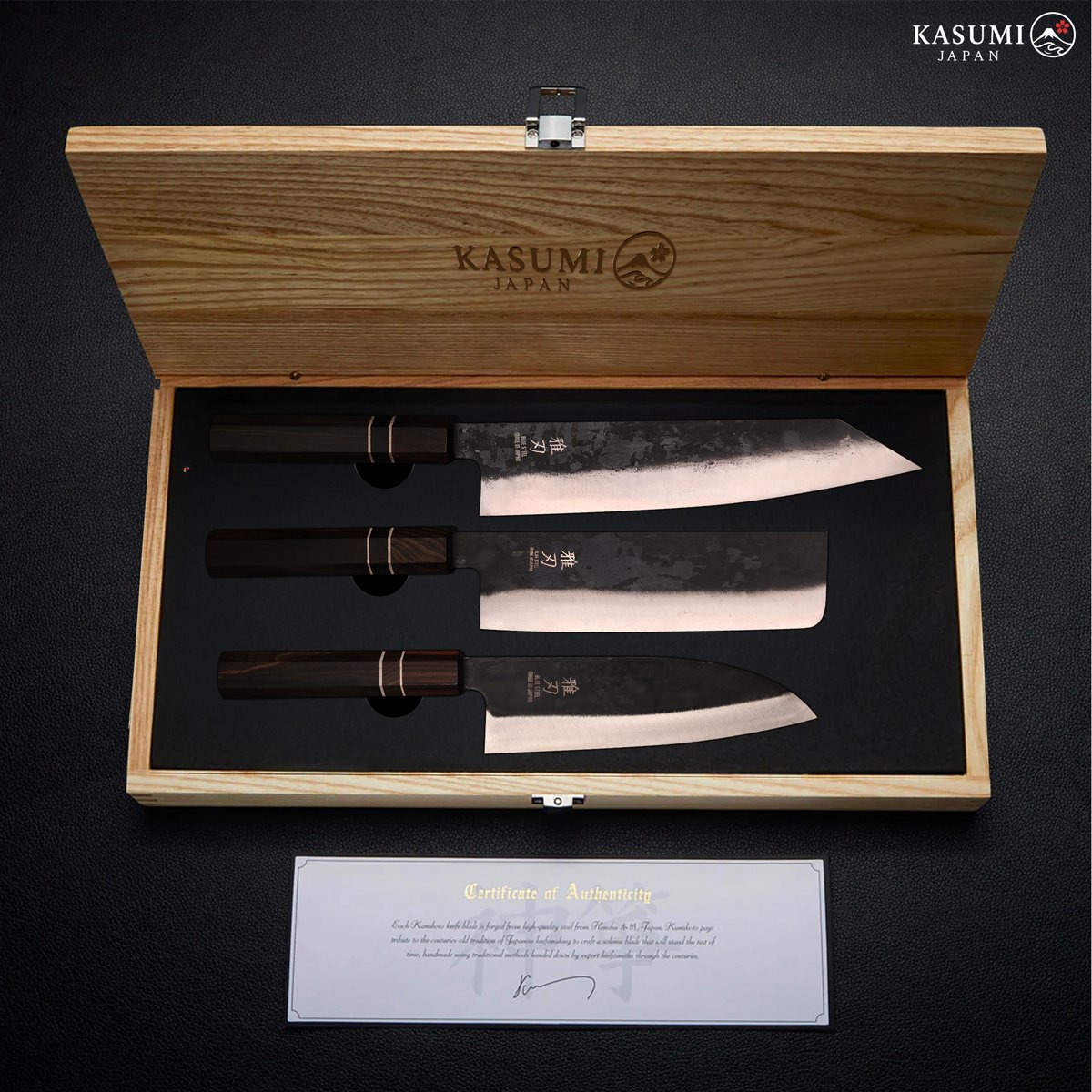 KasumiJapanUS's tweet image. Hand-forged from Japanese Blue Steel.
Razor-sharp edges, slim 2mm blades, and sculpted ebony handles.
700 years of craftsmanship, now in your kitchen.

Explore more 👉 kasumijapan.com

#KasumiKnives #JapaneseKnives #SharpnessRedefined #KasumiEdge #KitchenPrecision