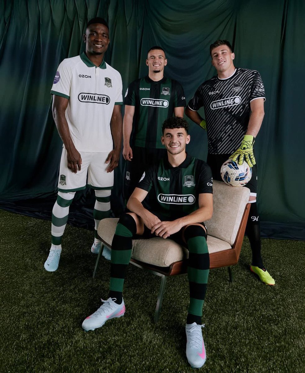 Ma-ia-hii, ma-ia-huu
Ma-ia-hoo, ma-ia-haa
Très classes ces maillots 👀