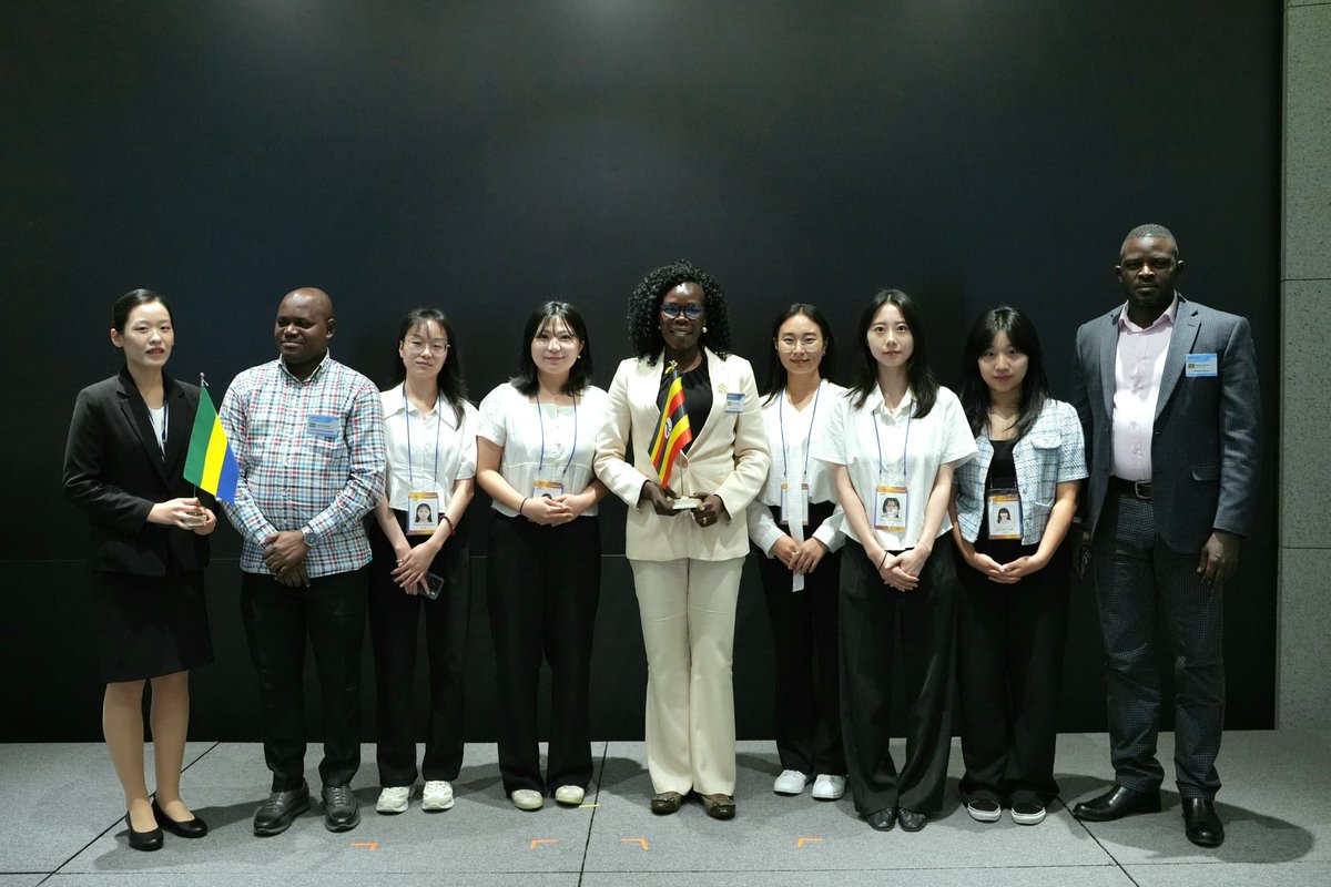 Anite__Evelyn's tweet image. ....Still in South Korea 🇰🇷 pushing invest in Uganda aganda.Things are looking good here am sure we shall soon have some strong companies coming to invest in our country the best investment destination in Africa.