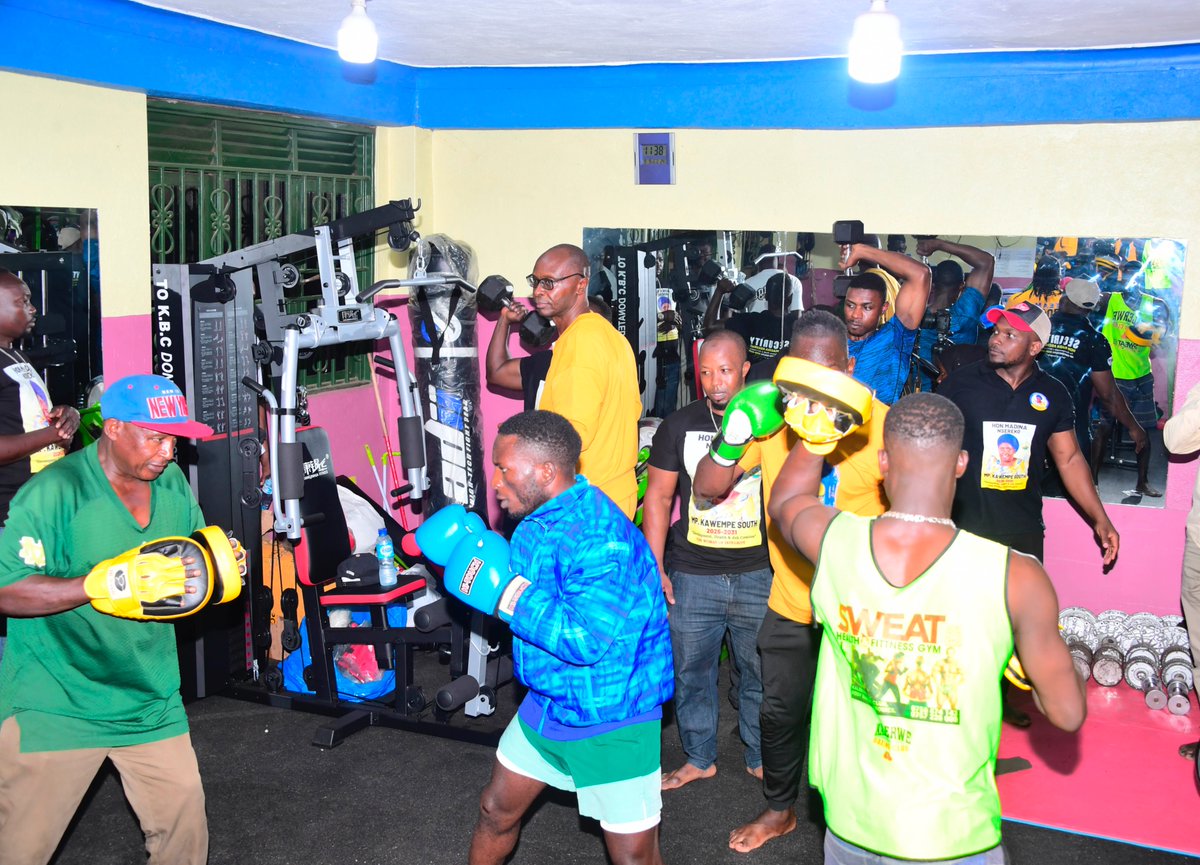 StateHouseUg's tweet image. President Museveni, through State House, has donated gym equipment to Kalerwe Boxing Club in Kawempe, and he also injected Shs10m into the boxing club SACCO.