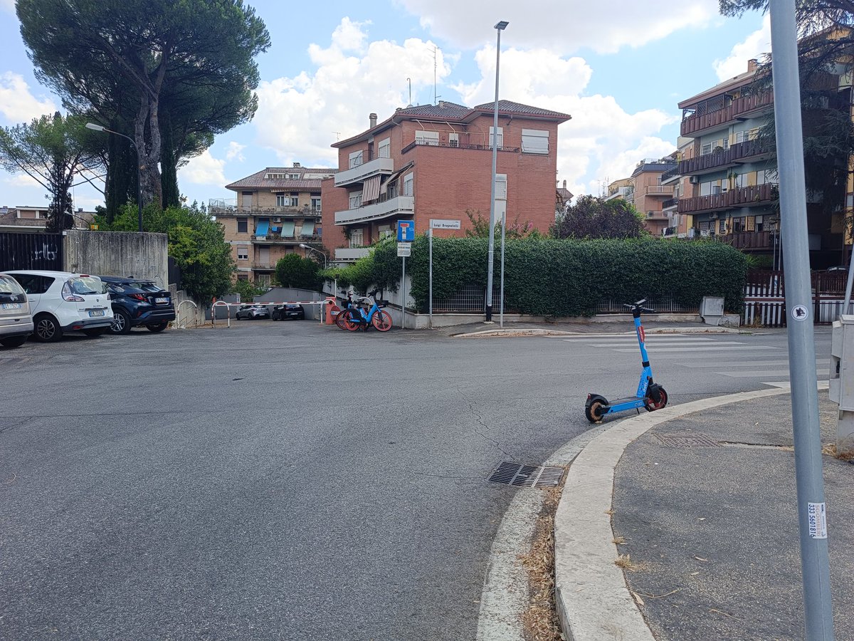 La Postina Ortensia (@affogata) on Twitter photo Si può sapere chi ha abbandonato il monopattino in questo modo? <a href="/Dott/">Dott</a> Roma incrocio tra via Pilla, via Brugnatelli e via Cosimo de Giorgi <a href="/incivileabordo/">Incivile a bordo</a> <a href="/battaglia_persa/">Battaglia persa</a> <a href="/PLRCparodyTM/">PLRC ᵖᵃʳᵒᵈʸ™</a> Si può sapere chi ha abbandonato il monopattino in questo modo? <a href="/Dott/">Dott</a> Roma incrocio tra via Pilla, via Brugnatelli e via Cosimo de Giorgi <a href="/incivileabordo/">Incivile a bordo</a> <a href="/battaglia_persa/">Battaglia persa</a> <a href="/PLRCparodyTM/">PLRC ᵖᵃʳᵒᵈʸ™</a>