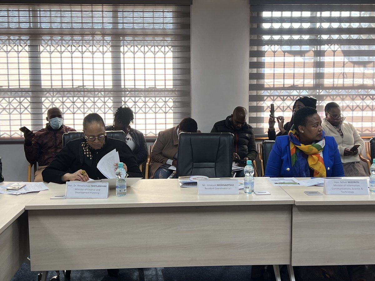 UNLesotho's tweet image. #HappeningNow! Lesotho launches its 2025 Voluntary National Review Report. Ministries are sharing progress on SDG 3, 5, 8, 13, 14 &amp;amp; 17 spotlighting efforts in health, gender, jobs, climate, water ecosystems, and partnerships. 

Full Report➡️: bit.ly/4kqGUPL