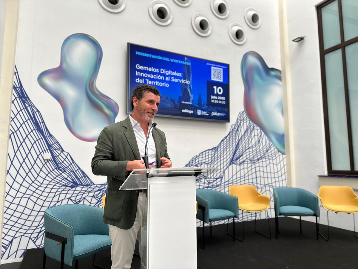 AMETIC (@ametic_es) on Twitter photo 🗣️ Emilio Herrera pone  en valor el papel estratégico de los gemelos digitales en la gestión de ciudades y territorios:
🧠 "Un gemelo digital va a ser el resultado de una estrategia que el territorio ha debido emprender desde un tiempo. Permite muchos atributos dentro de una 🗣️ Emilio Herrera pone  en valor el papel estratégico de los gemelos digitales en la gestión de ciudades y territorios:
🧠 "Un gemelo digital va a ser el resultado de una estrategia que el territorio ha debido emprender desde un tiempo. Permite muchos atributos dentro de una
